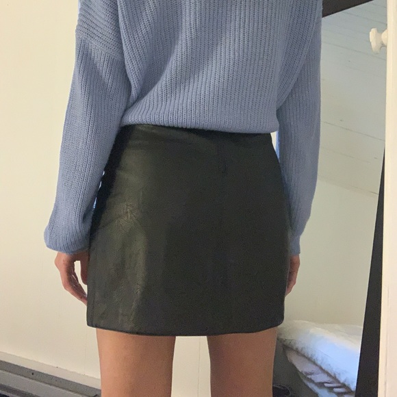 Faux leather skirt - Picture 2 of 6